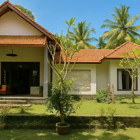 Villa 5 Mins To The Beach At Bondalem Tejakula With 2 Bed Room